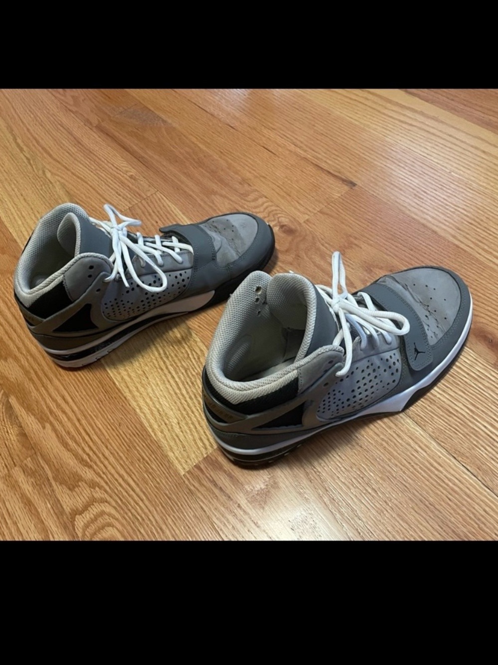 Jordan Men’s Size 10 Gray White High Top Basketball Shoes Sneakers - Picture 3 of 9